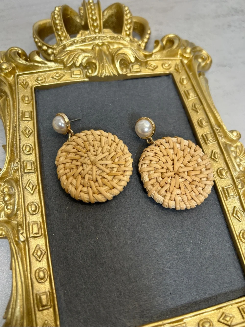 Faux Pearl Top Woven Rattan Disc Drop Earrings - Natural